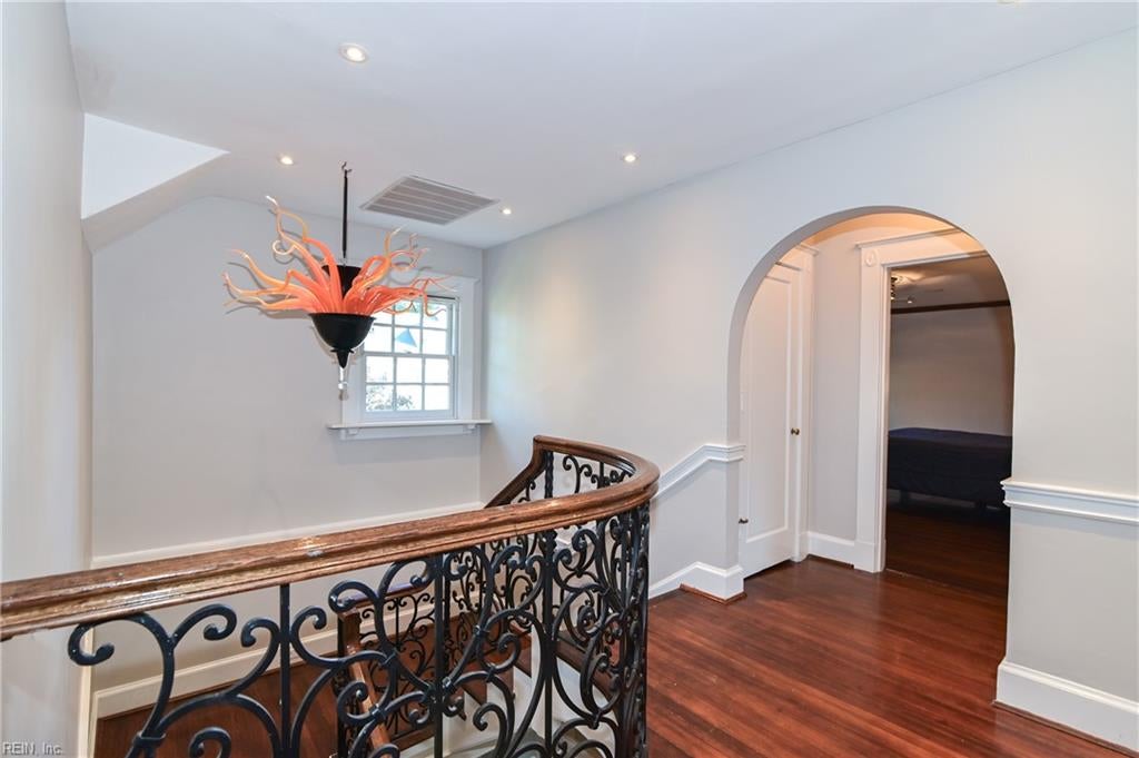 Norfolk, Virginia, 23505, United States, 6 Bedrooms Bedrooms, ,5 BathroomsBathrooms,Residential,Active,1945524