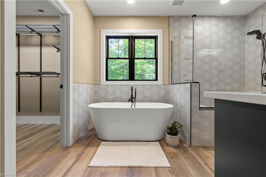 Surry, Virginia, 23883, United States, 3 Bedrooms Bedrooms, ,3 BathroomsBathrooms,Residential,Active,1961907