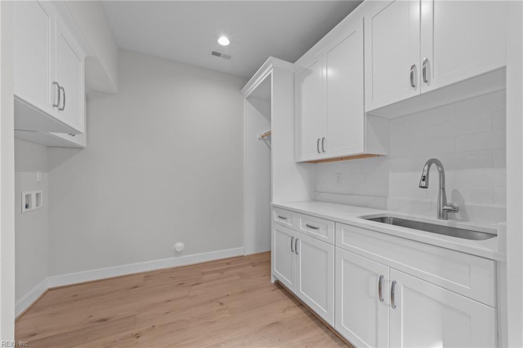 Virginia Beach, Virginia, 23451, United States, 4 Bedrooms Bedrooms, ,4 BathroomsBathrooms,Residential,Active,1904155