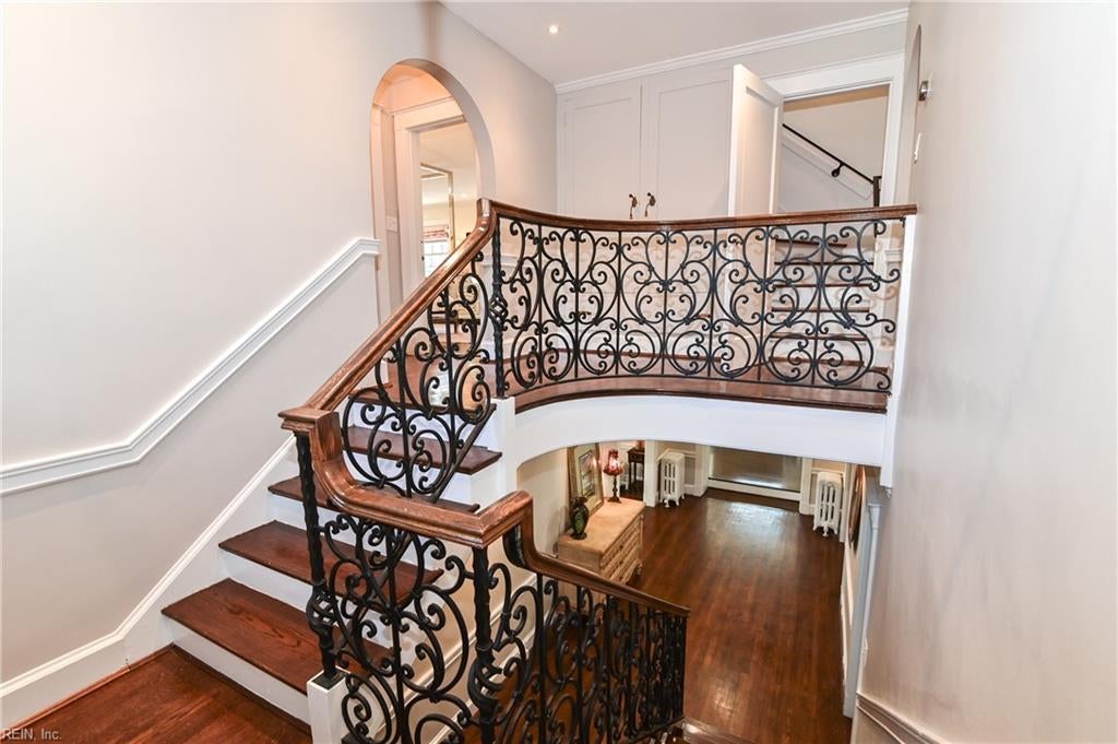 Norfolk, Virginia, 23505, United States, 6 Bedrooms Bedrooms, ,5 BathroomsBathrooms,Residential,Active,1945524