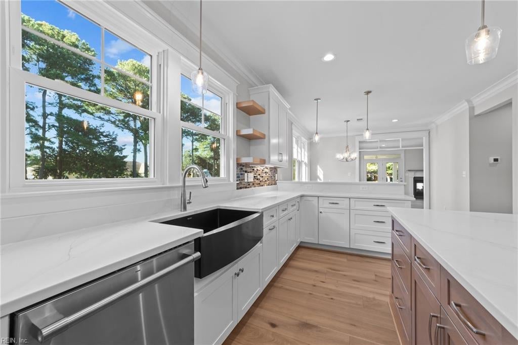 Virginia Beach, Virginia, 23451, United States, 4 Bedrooms Bedrooms, ,4 BathroomsBathrooms,Residential,Active,1904155