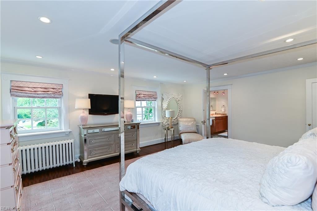 Norfolk, Virginia, 23505, United States, 6 Bedrooms Bedrooms, ,5 BathroomsBathrooms,Residential,Active,2011429