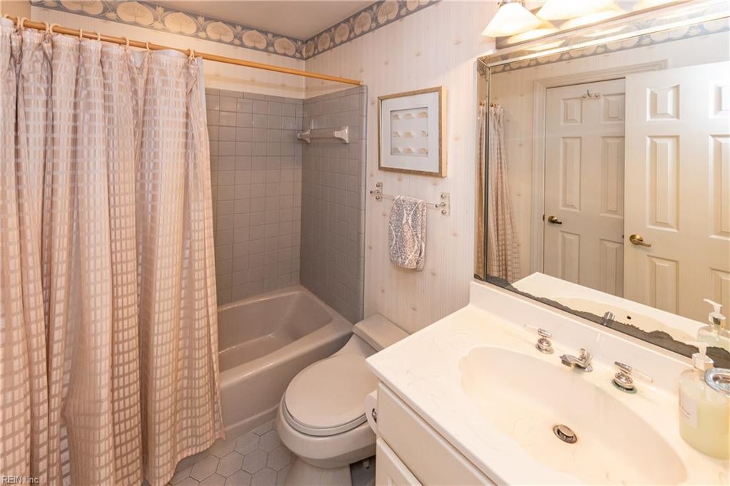 Virginia Beach, Virginia, 23454, United States, 4 Bedrooms Bedrooms, ,4 BathroomsBathrooms,Residential,Active,1914761