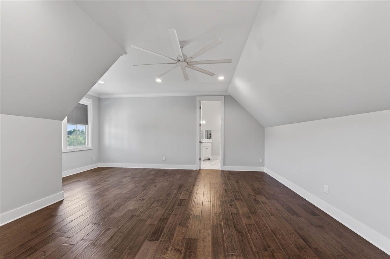 Bowling Green, Kentucky, 42103, United States, 5 Bedrooms Bedrooms, ,7 BathroomsBathrooms,Residential,Active,2045544
