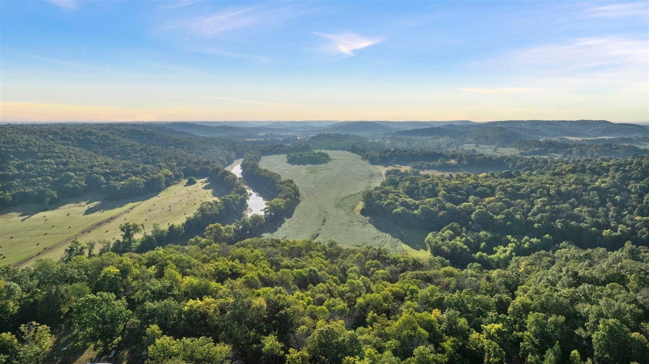Bowling Green, Kentucky, 42101, United States, 3 Bedrooms Bedrooms, ,2 BathroomsBathrooms,Residential,Active,1920252