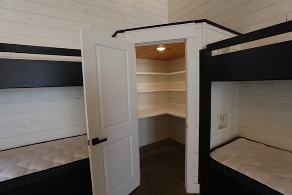 Bowling Green, Kentucky, 42101, United States, 3 Bedrooms Bedrooms, ,2 BathroomsBathrooms,Residential,Active,1920252