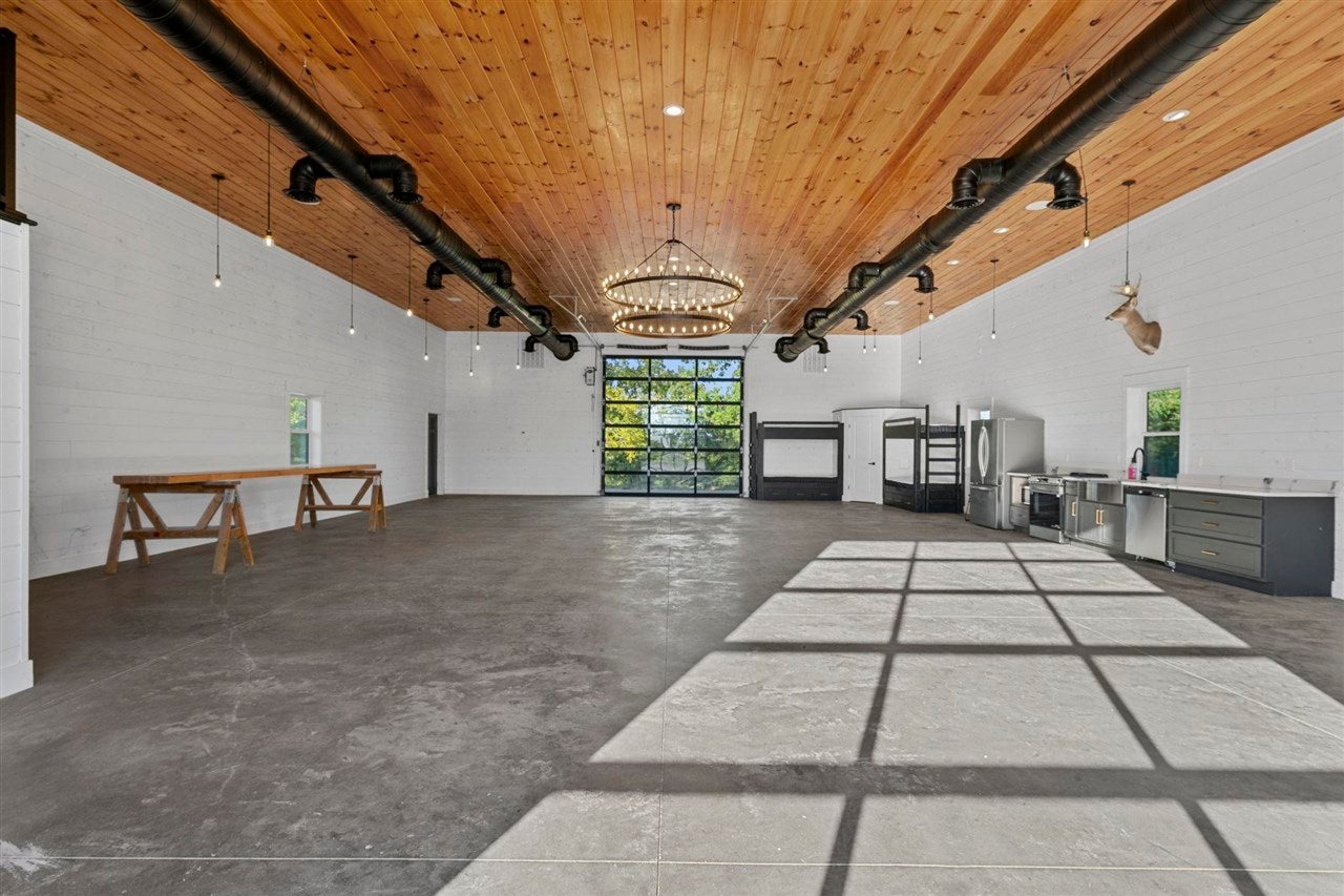 Bowling Green, Kentucky, 42101, United States, 3 Bedrooms Bedrooms, ,2 BathroomsBathrooms,Residential,Active,1920252