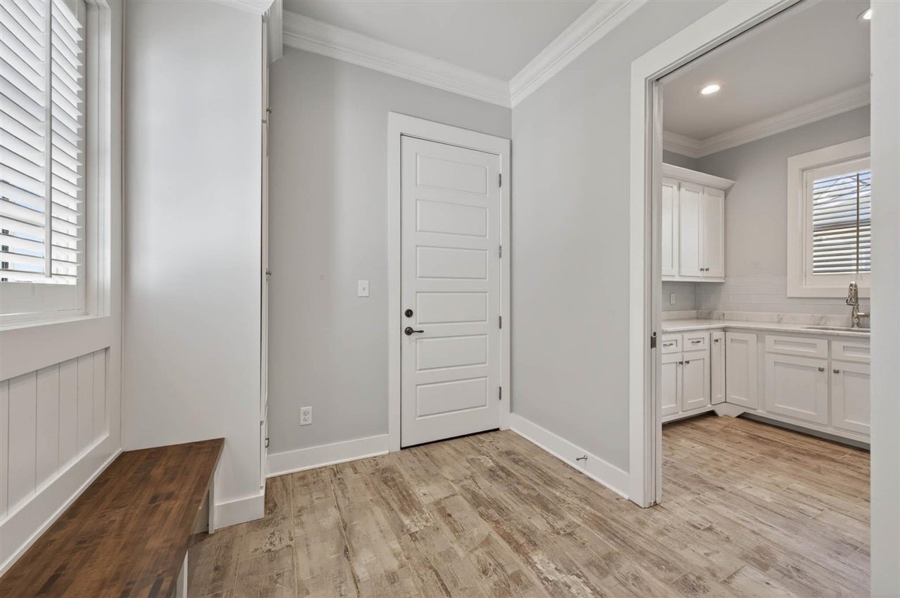 Bowling Green, Kentucky, 42103, United States, 5 Bedrooms Bedrooms, ,7 BathroomsBathrooms,Residential,Active,2045544