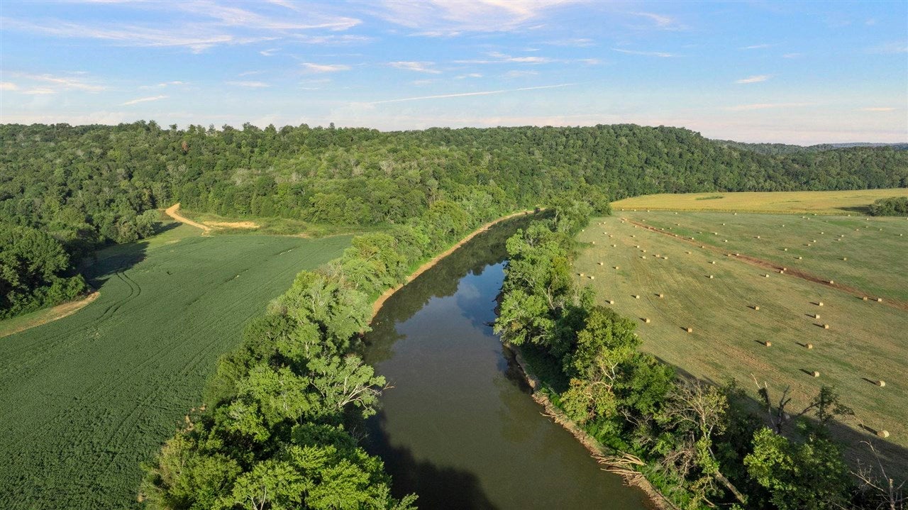 Bowling Green, Kentucky, 42101, United States, 3 Bedrooms Bedrooms, ,2 BathroomsBathrooms,Residential,Active,1920252