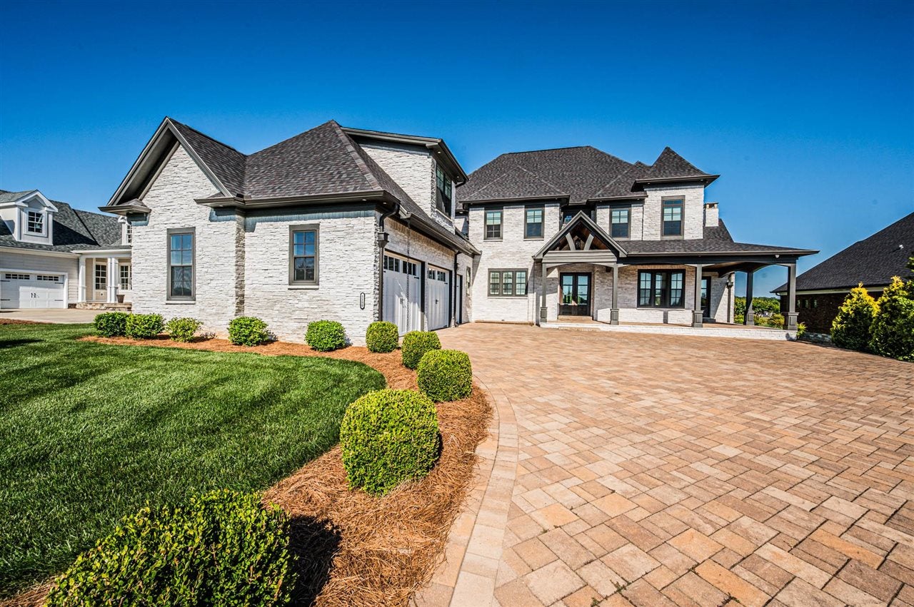 Bowling Green, Kentucky, 42103, United States, 5 Bedrooms Bedrooms, ,7 BathroomsBathrooms,Residential,Active,2045544