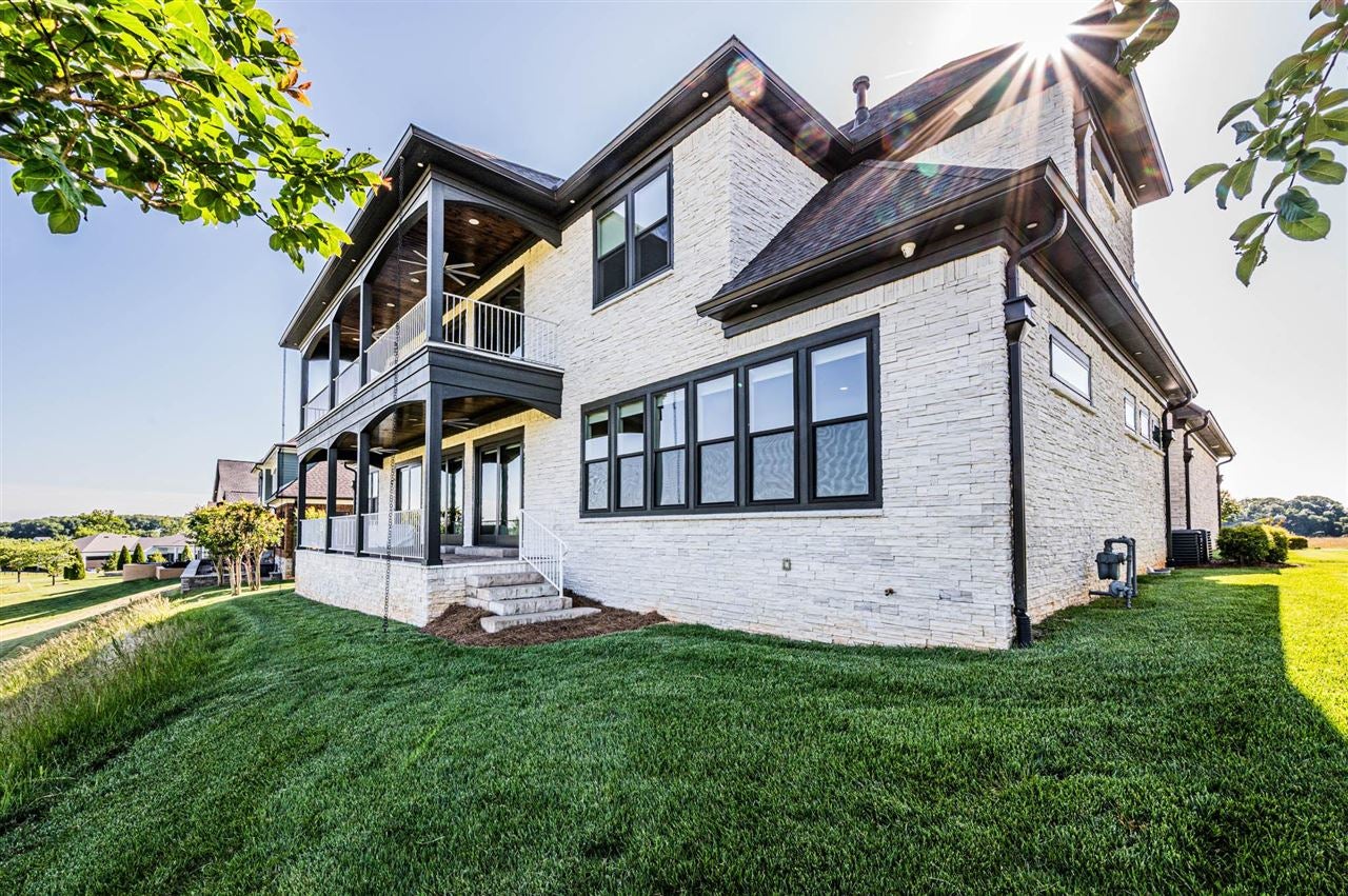 Bowling Green, Kentucky, 42103, United States, 5 Bedrooms Bedrooms, ,7 BathroomsBathrooms,Residential,Active,2045544