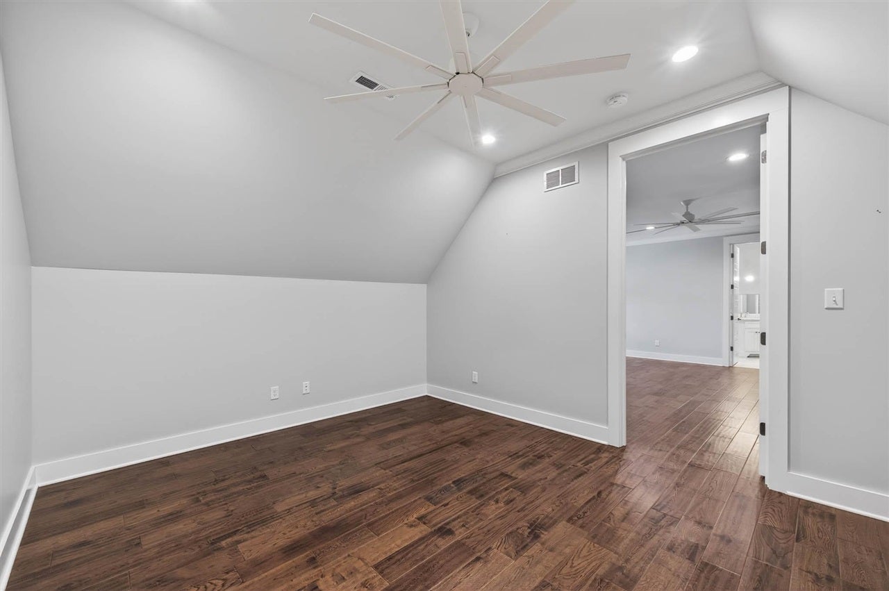 Bowling Green, Kentucky, 42103, United States, 5 Bedrooms Bedrooms, ,7 BathroomsBathrooms,Residential,Active,2045544