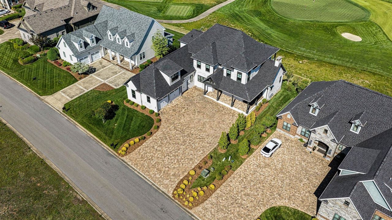 Bowling Green, Kentucky, 42103, United States, 5 Bedrooms Bedrooms, ,7 BathroomsBathrooms,Residential,Active,2045544