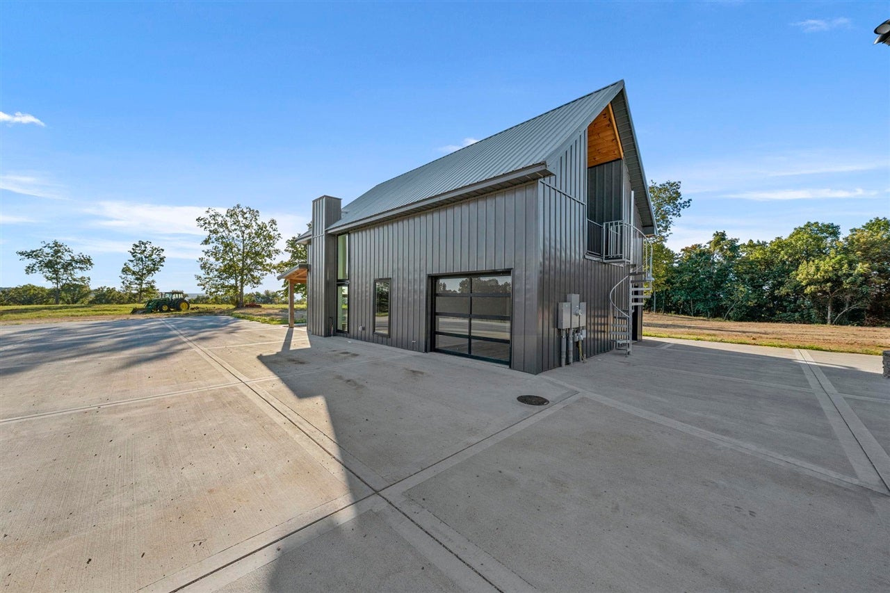 Bowling Green, Kentucky, 42101, United States, 3 Bedrooms Bedrooms, ,2 BathroomsBathrooms,Residential,Active,1920252