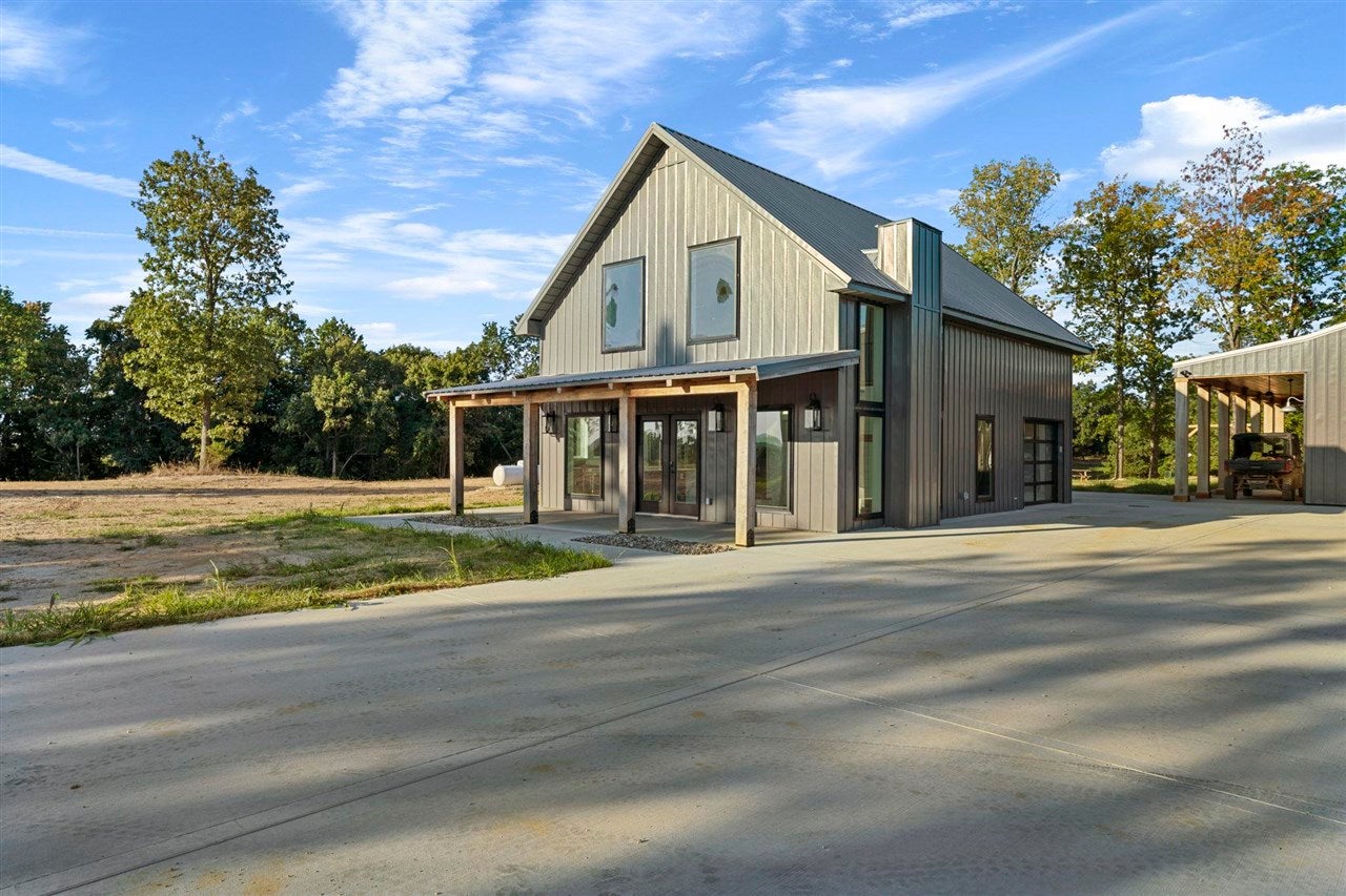 Bowling Green, Kentucky, 42101, United States, 3 Bedrooms Bedrooms, ,2 BathroomsBathrooms,Residential,Active,1920252