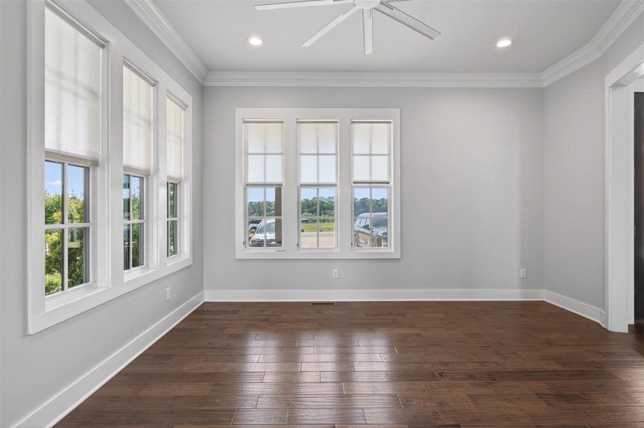 Bowling Green, Kentucky, 42103, United States, 5 Bedrooms Bedrooms, ,7 BathroomsBathrooms,Residential,Active,2045544
