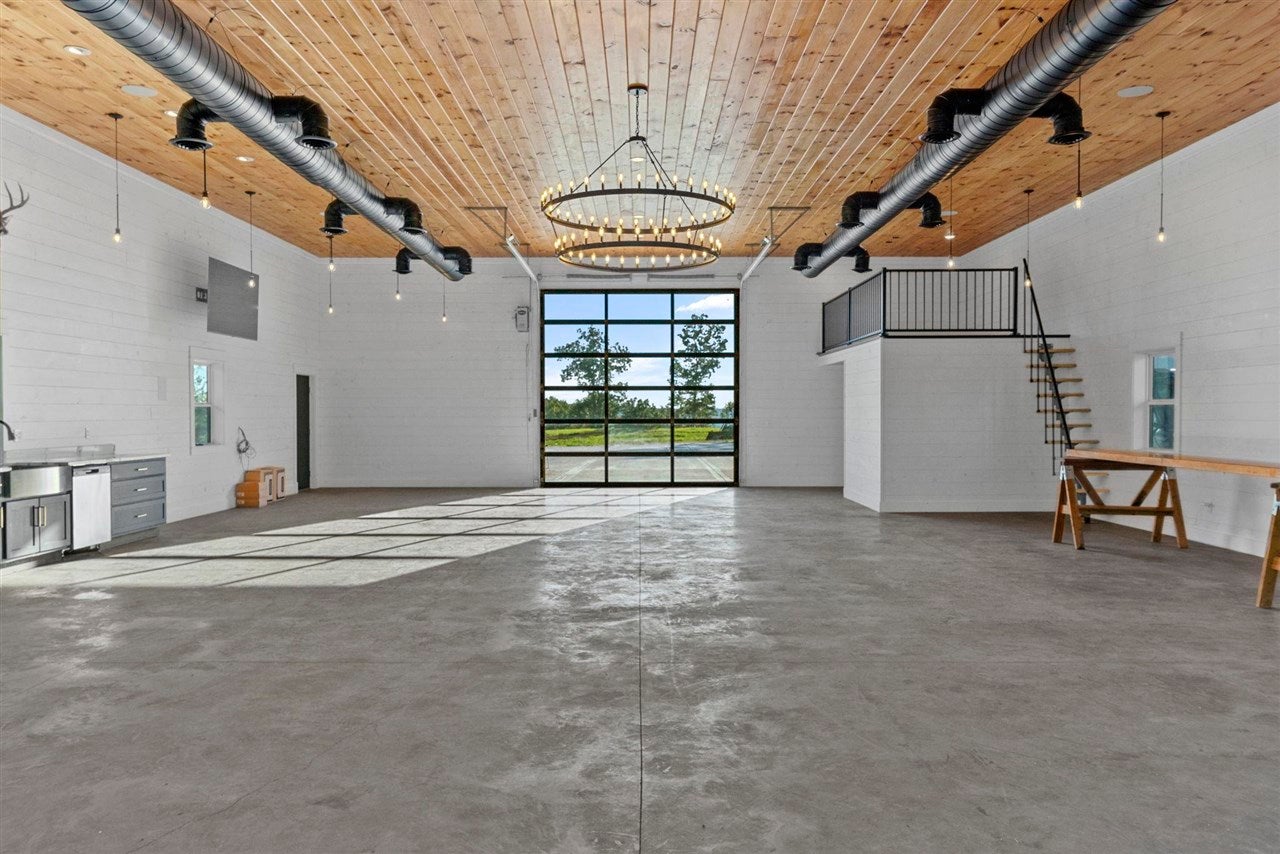 Bowling Green, Kentucky, 42101, United States, 3 Bedrooms Bedrooms, ,2 BathroomsBathrooms,Residential,Active,1920252