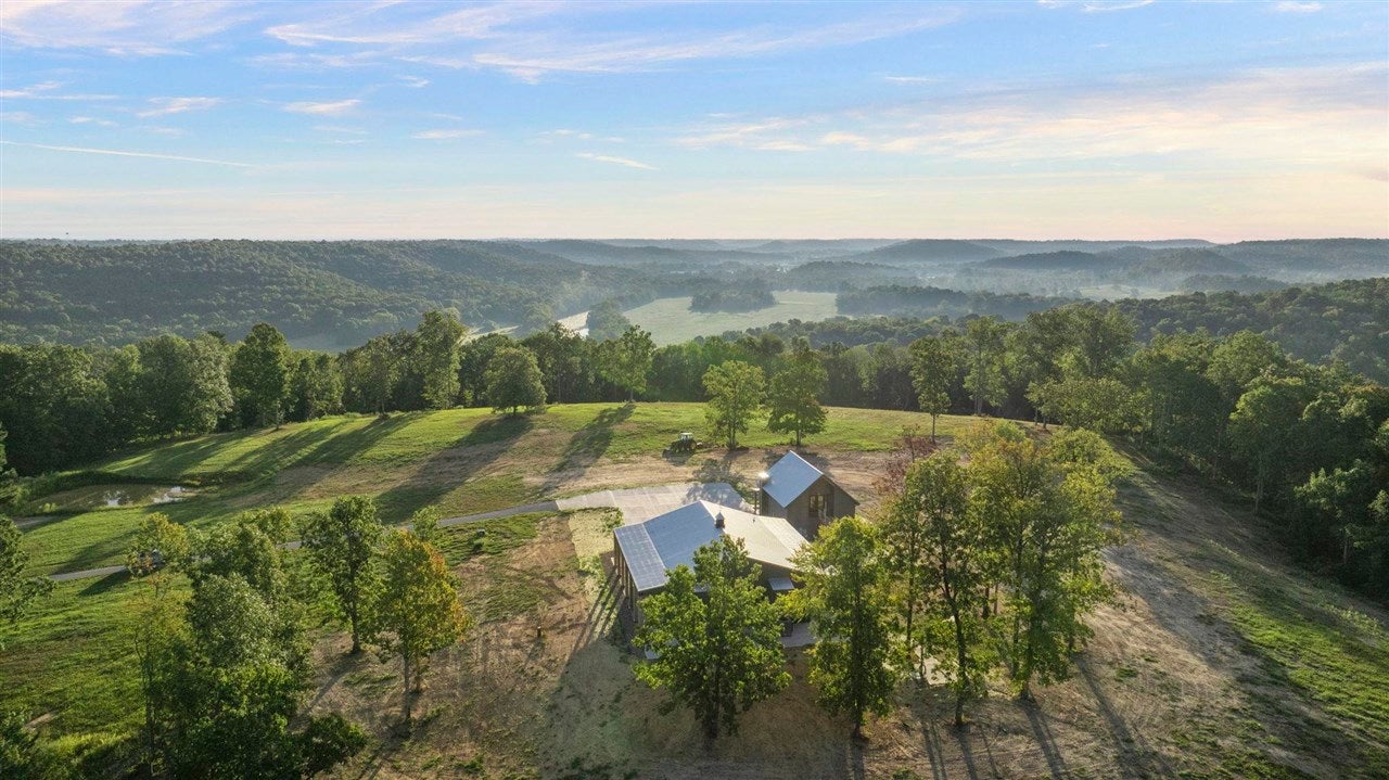 Bowling Green, Kentucky, 42101, United States, 3 Bedrooms Bedrooms, ,2 BathroomsBathrooms,Residential,Active,1920252