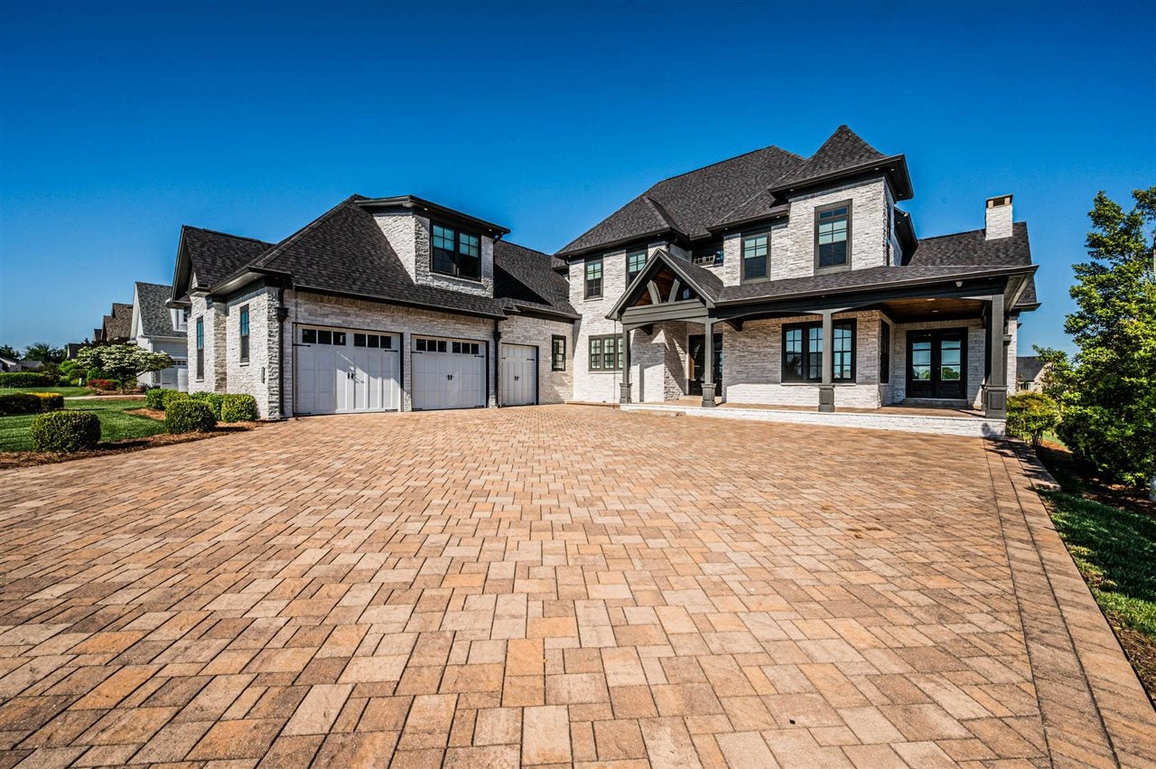 Bowling Green, Kentucky, 42103, United States, 5 Bedrooms Bedrooms, ,7 BathroomsBathrooms,Residential,Active,2045544
