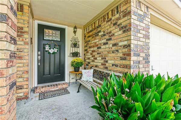 2701 OAK FOREST BLVD, MARRERO, LA 70072, photo 3 of 22