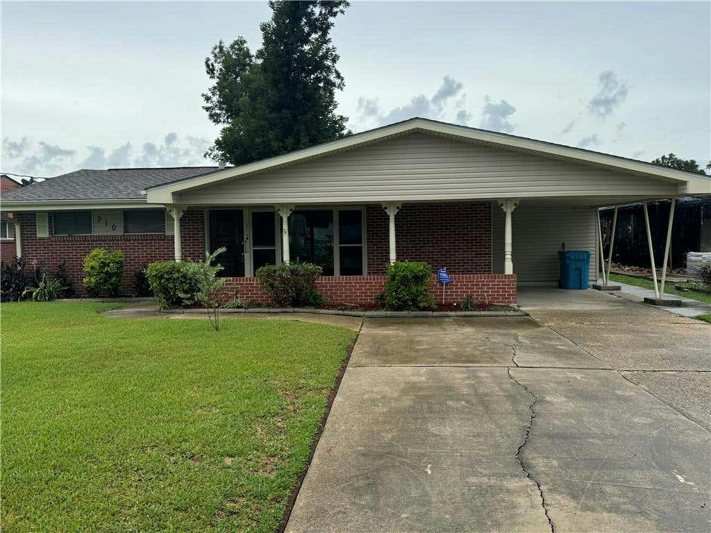 310 POST DR, LULING, LA 70070, photo 1 of 13