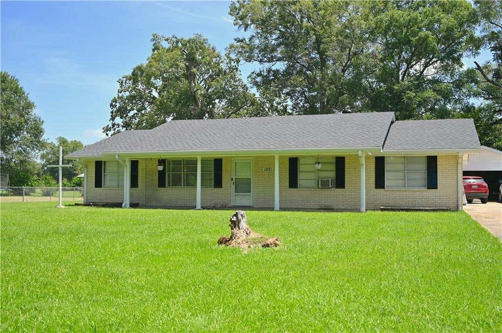 1021 10TH ST, GLENMORA, LA 71433, photo 1 of 10