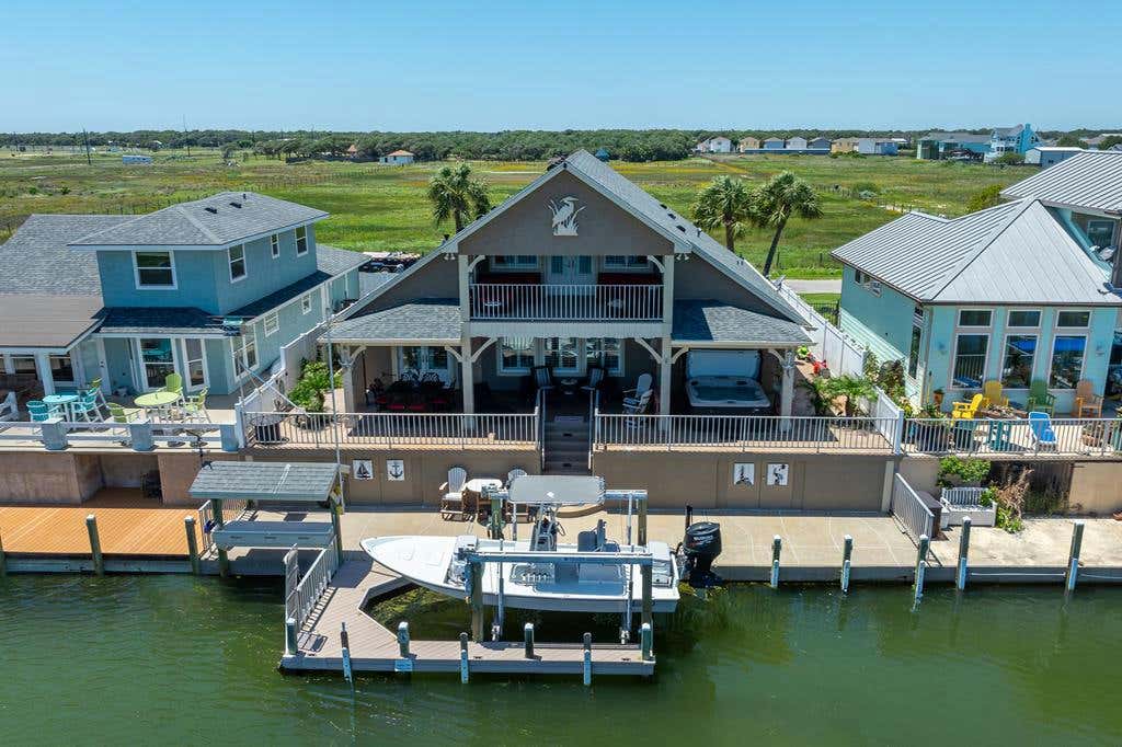 316 LANDS END ST, ROCKPORT, TX 78382, photo 1 of 59