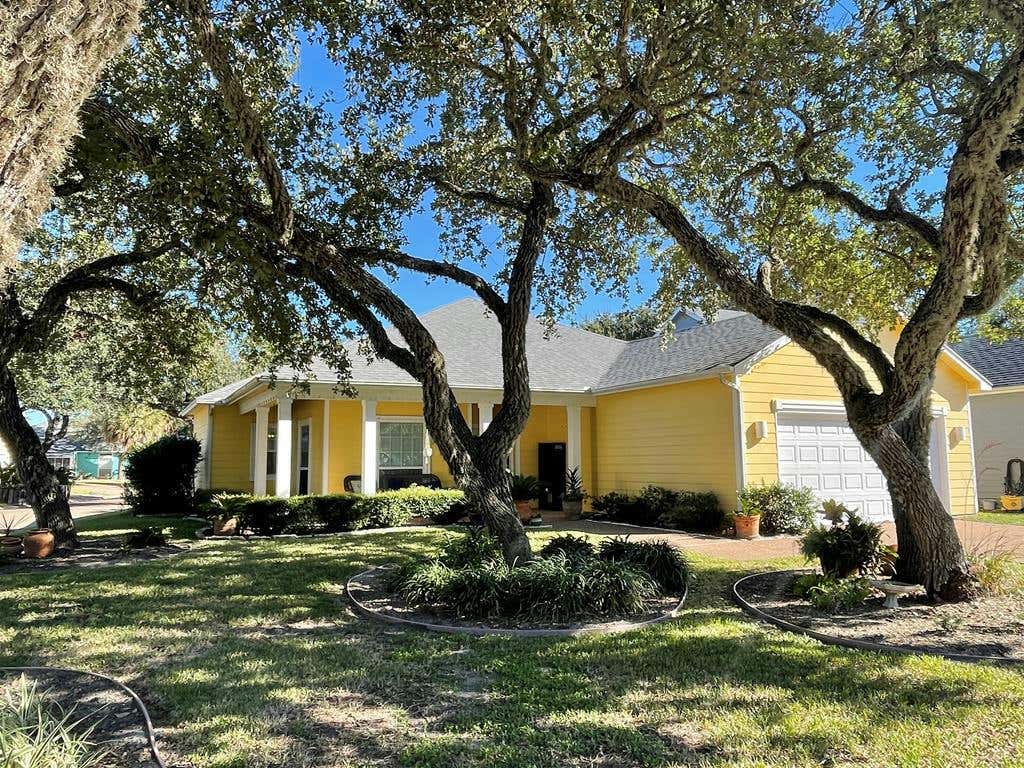 24 CAMELLIA CIR, ROCKPORT, TX 78382, photo 1 of 37