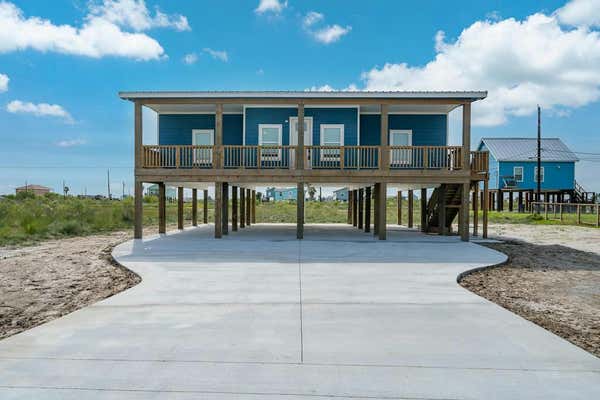 372 W MISTY OAK LN, ROCKPORT, TX 78382 - Image 1