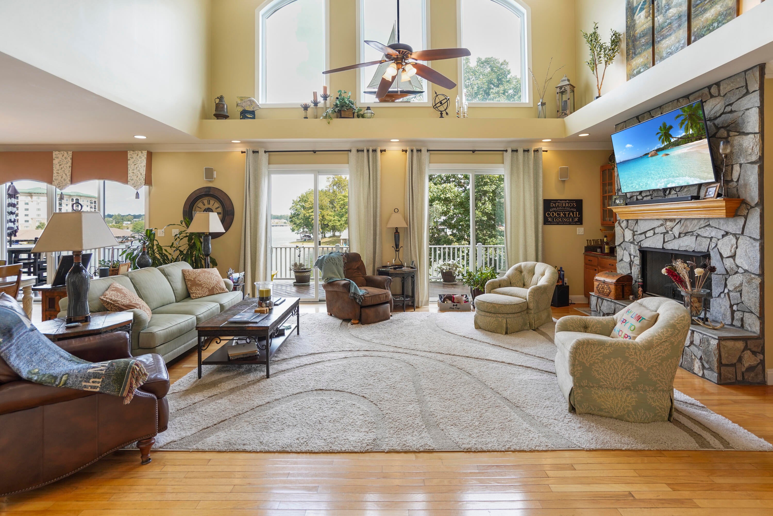 Moneta, Virginia, 24121, United States, 4 Bedrooms Bedrooms, ,4 BathroomsBathrooms,Residential,Active,1945250