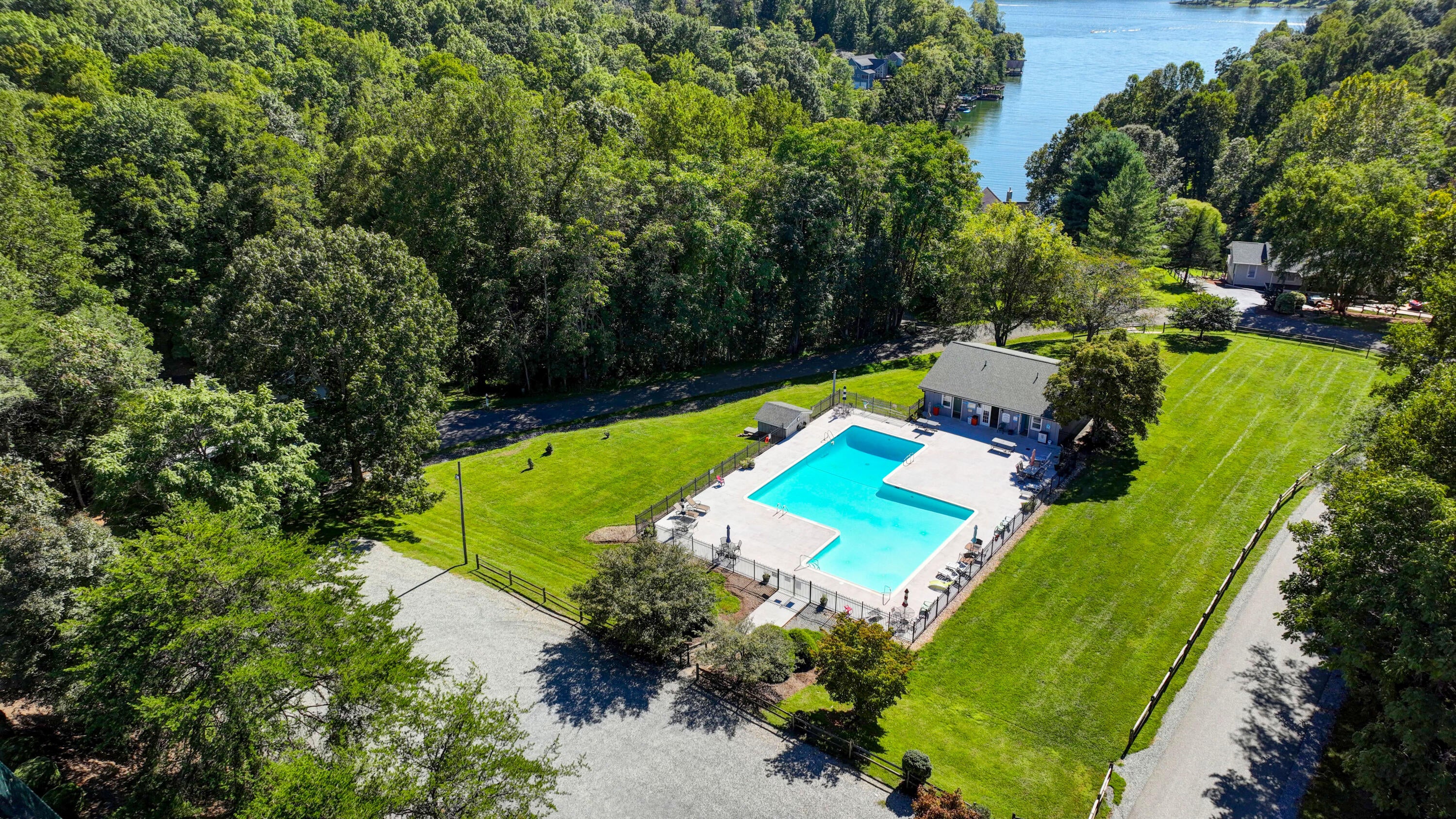 Moneta, Virginia, 24121, United States, 4 Bedrooms Bedrooms, ,3 BathroomsBathrooms,Residential,Active,2010155