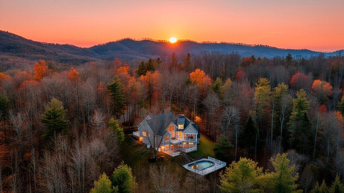 Roanoke, Virginia, 24014, United States, 4 Bedrooms Bedrooms, ,4 BathroomsBathrooms,Residential,Active,2001334