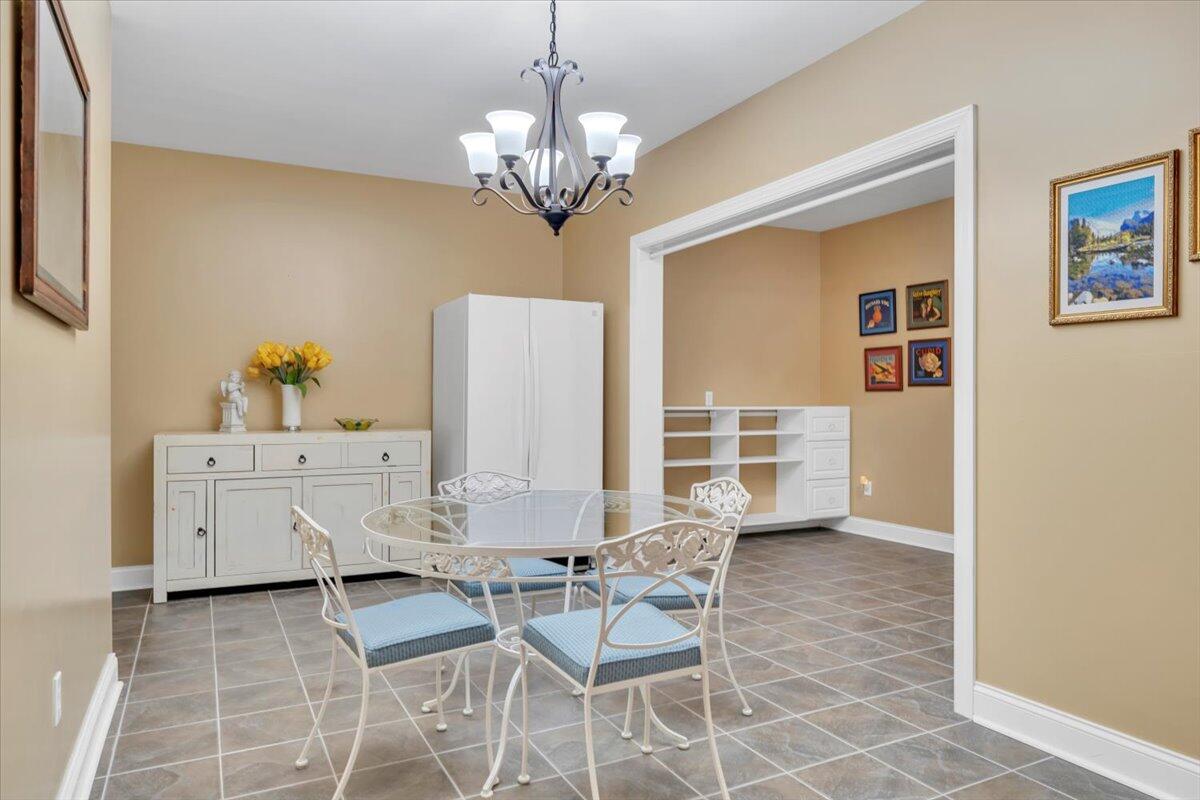 Roanoke, Virginia, 24014, United States, 4 Bedrooms Bedrooms, ,4 BathroomsBathrooms,Residential,Active,2001334