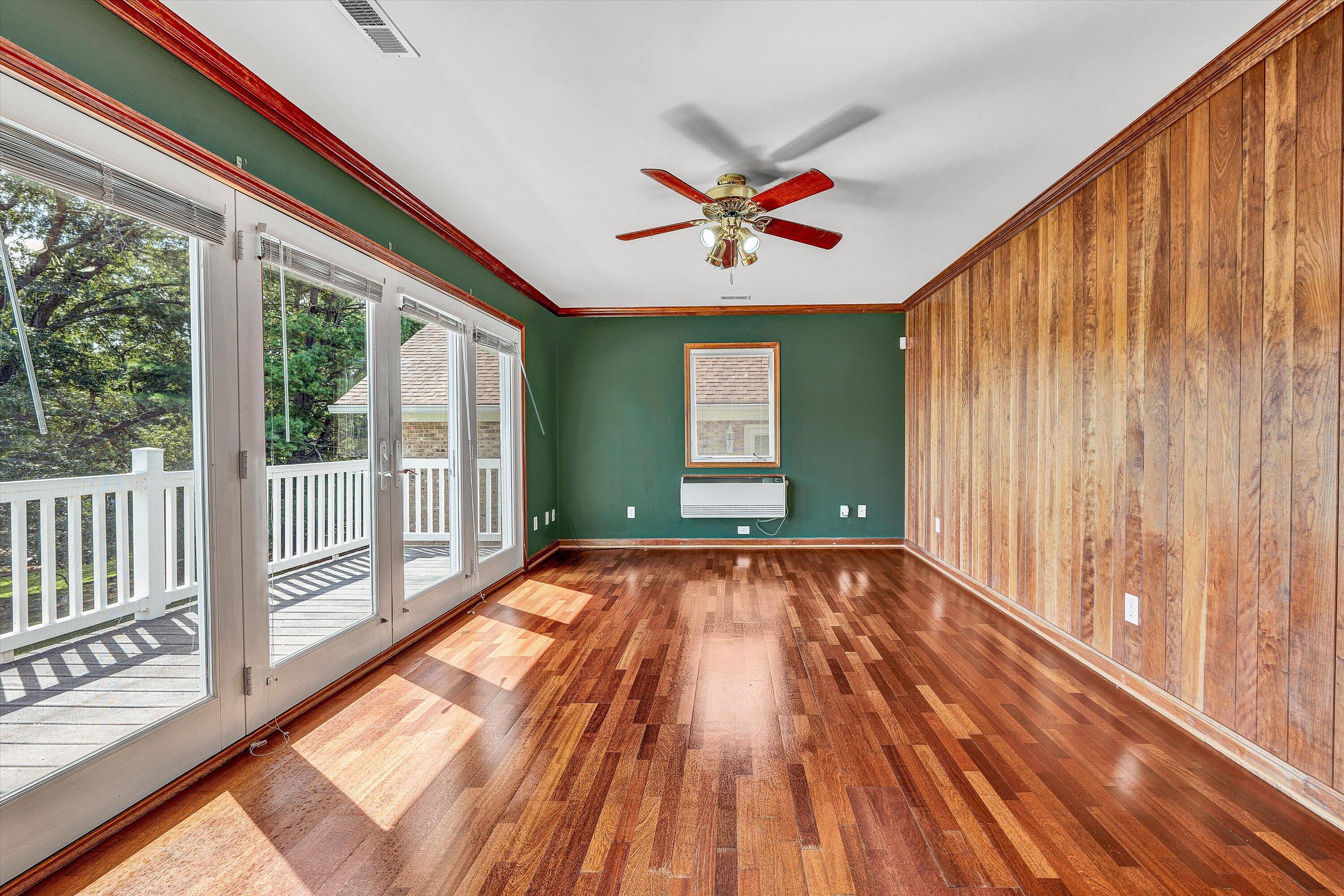 Moneta, Virginia, 24121, United States, 6 Bedrooms Bedrooms, ,7 BathroomsBathrooms,Residential,Active,1953664