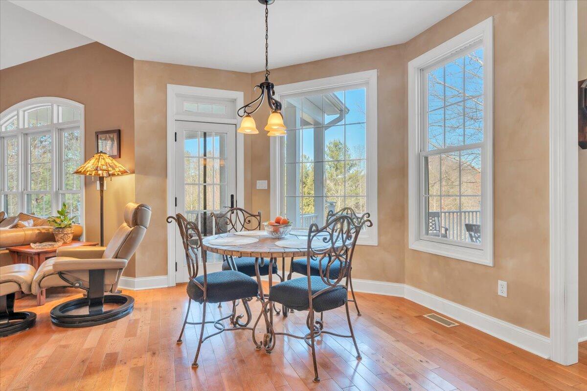 Roanoke, Virginia, 24014, United States, 4 Bedrooms Bedrooms, ,4 BathroomsBathrooms,Residential,Active,2001334