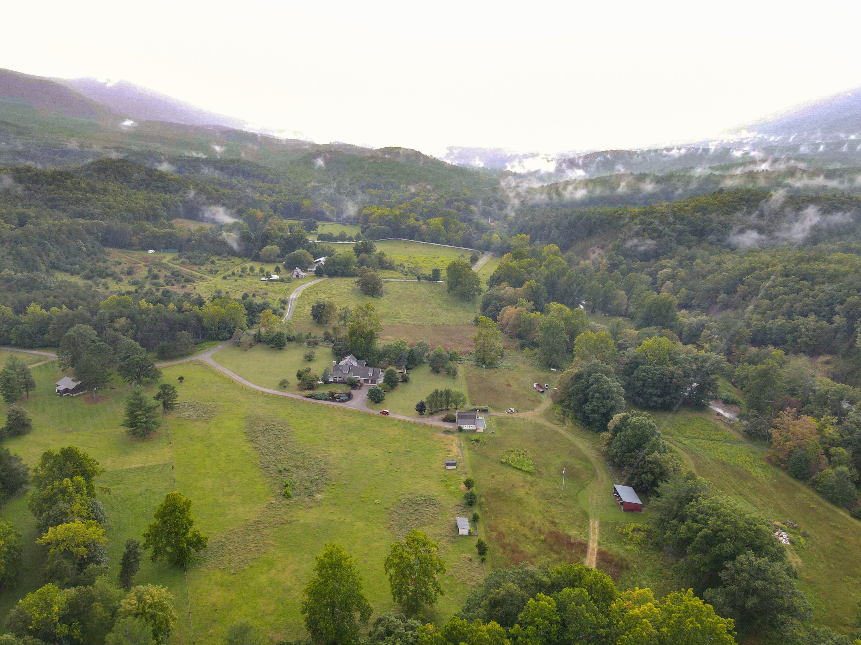 Catawba, Virginia, 24070, United States, 7 Bedrooms Bedrooms, ,6 BathroomsBathrooms,Residential,Active,1945254