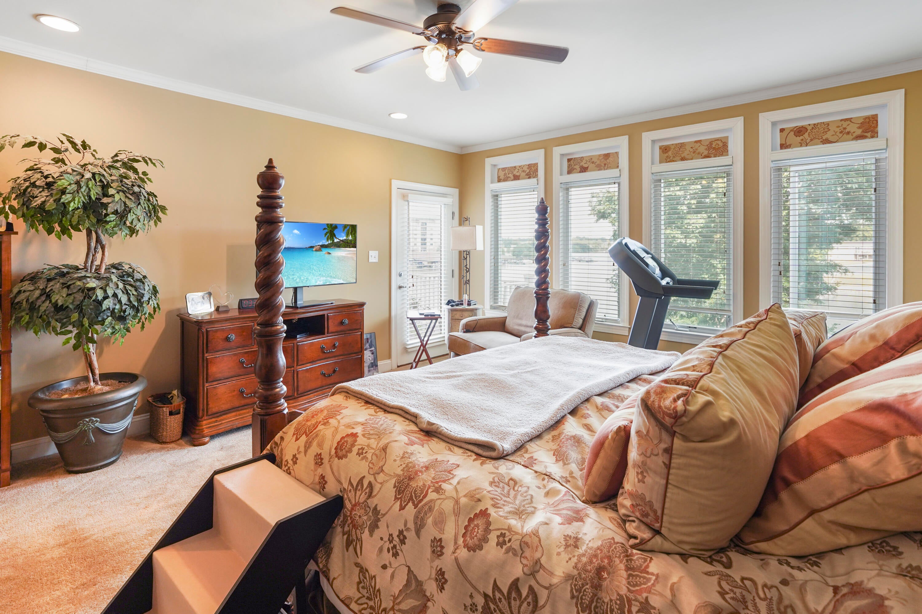 Moneta, Virginia, 24121, United States, 4 Bedrooms Bedrooms, ,4 BathroomsBathrooms,Residential,Active,1945250