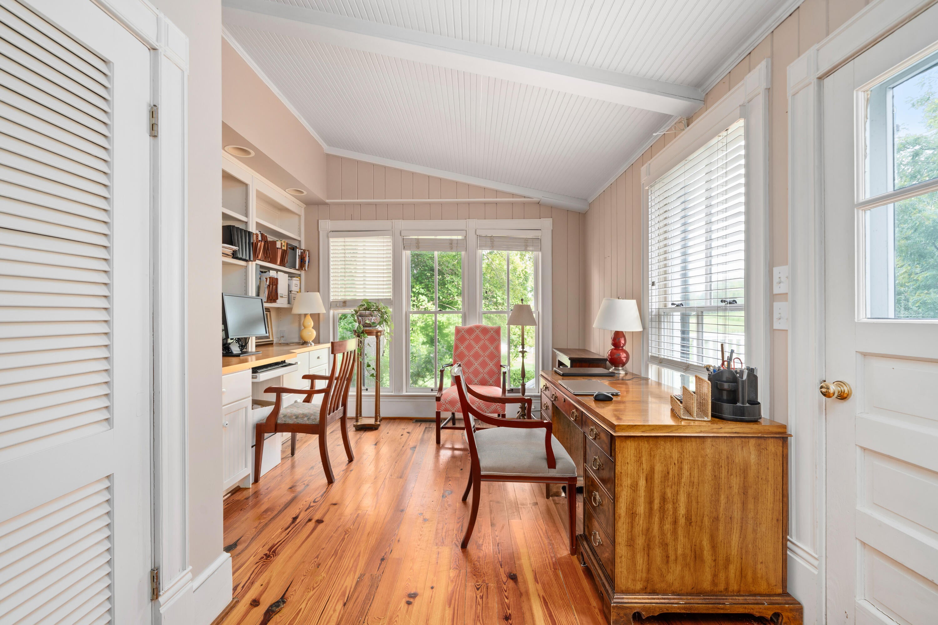 Troutville, Virginia, 24175, United States, 5 Bedrooms Bedrooms, ,4 BathroomsBathrooms,Residential,Active,1965837