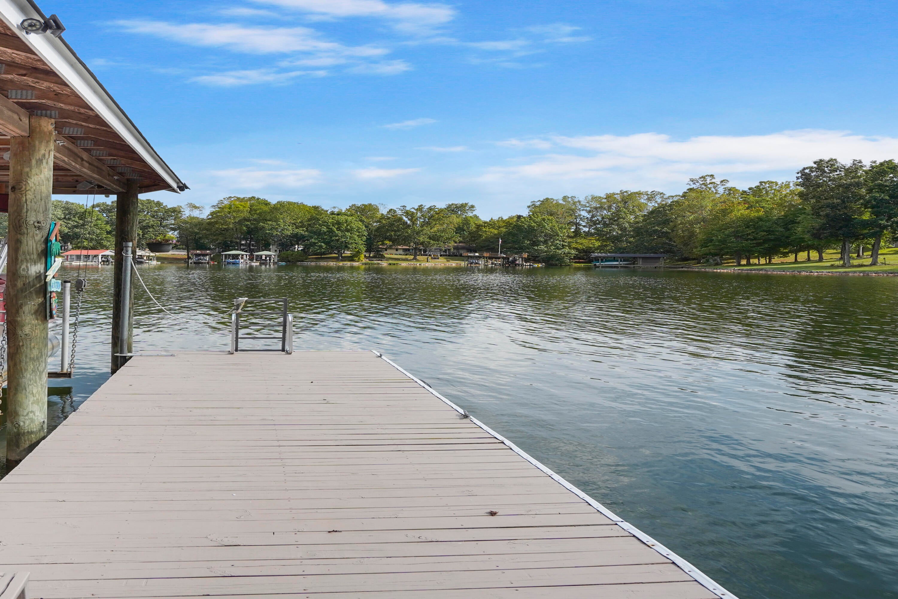 Moneta, Virginia, 24121, United States, 4 Bedrooms Bedrooms, ,4 BathroomsBathrooms,Residential,Active,1945250