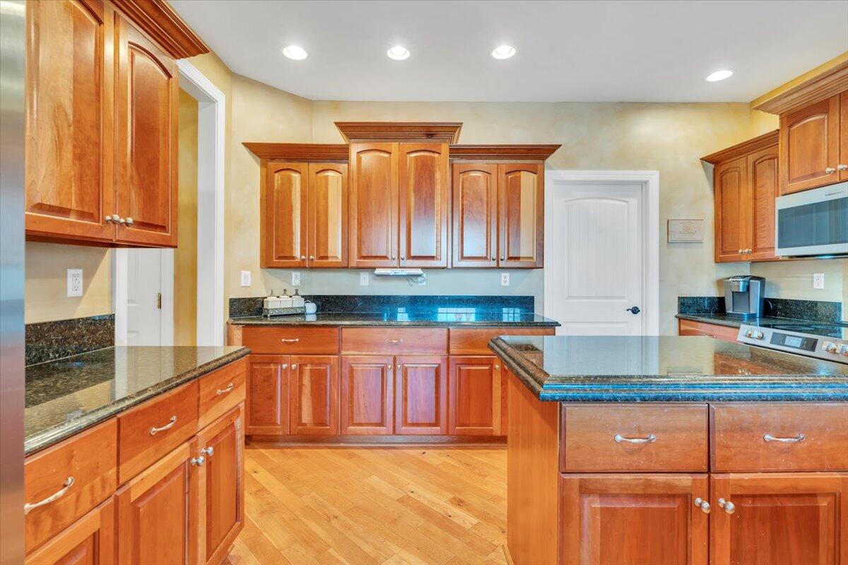 Roanoke, Virginia, 24014, United States, 4 Bedrooms Bedrooms, ,4 BathroomsBathrooms,Residential,Active,2001334