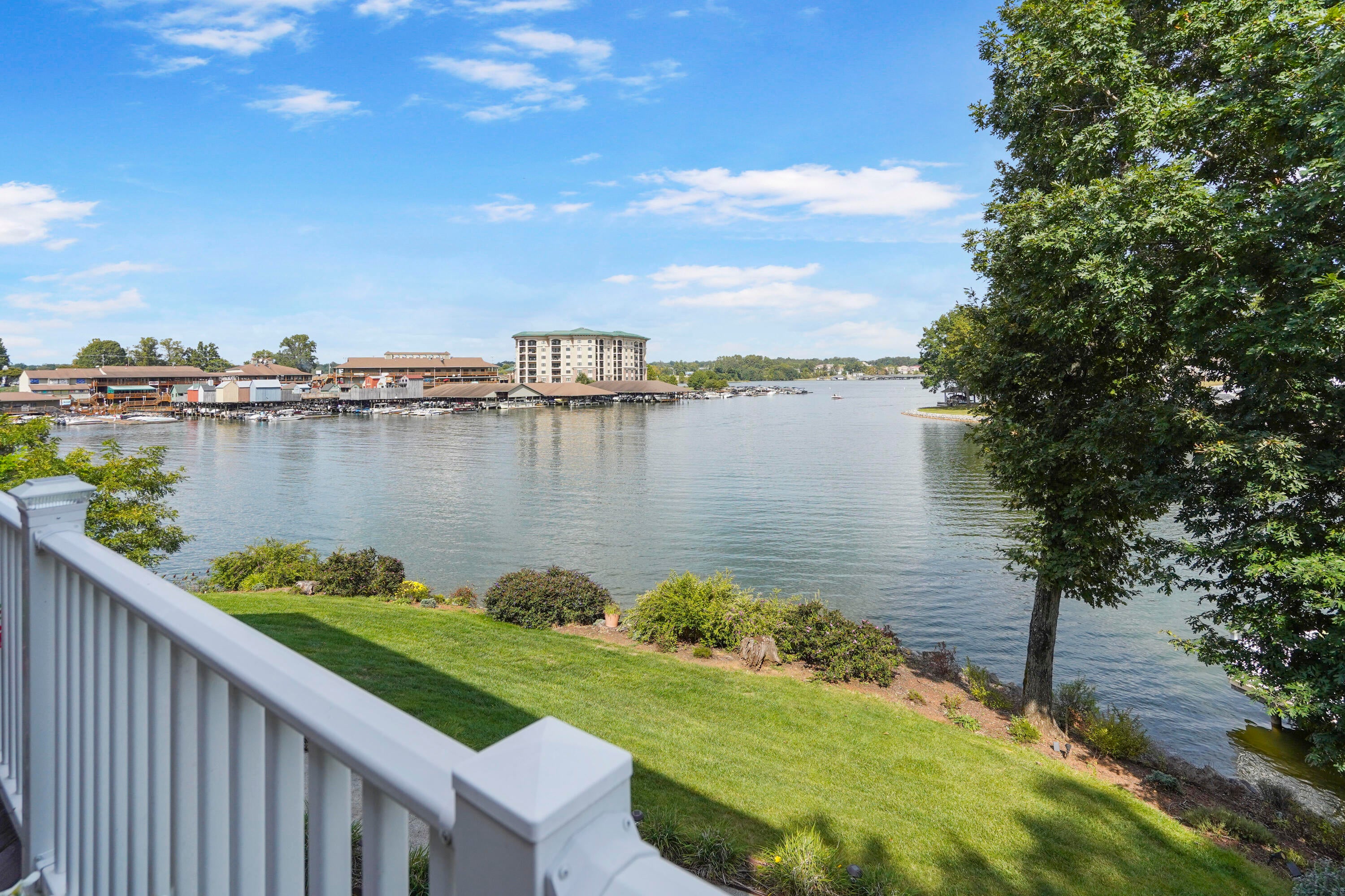 Moneta, Virginia, 24121, United States, 4 Bedrooms Bedrooms, ,4 BathroomsBathrooms,Residential,Active,1945250