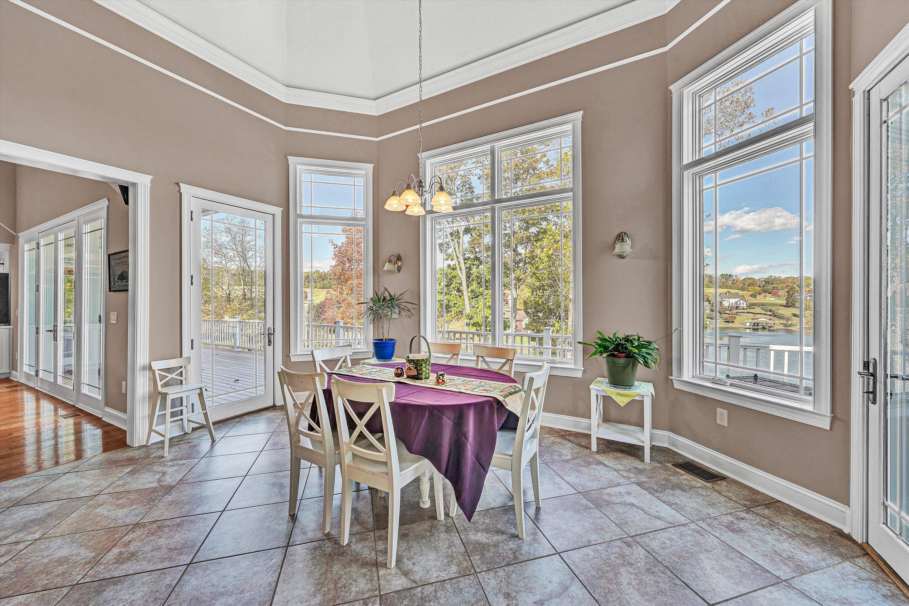 Moneta, Virginia, 24121, United States, 5 Bedrooms Bedrooms, ,6 BathroomsBathrooms,Residential,Active,1973555