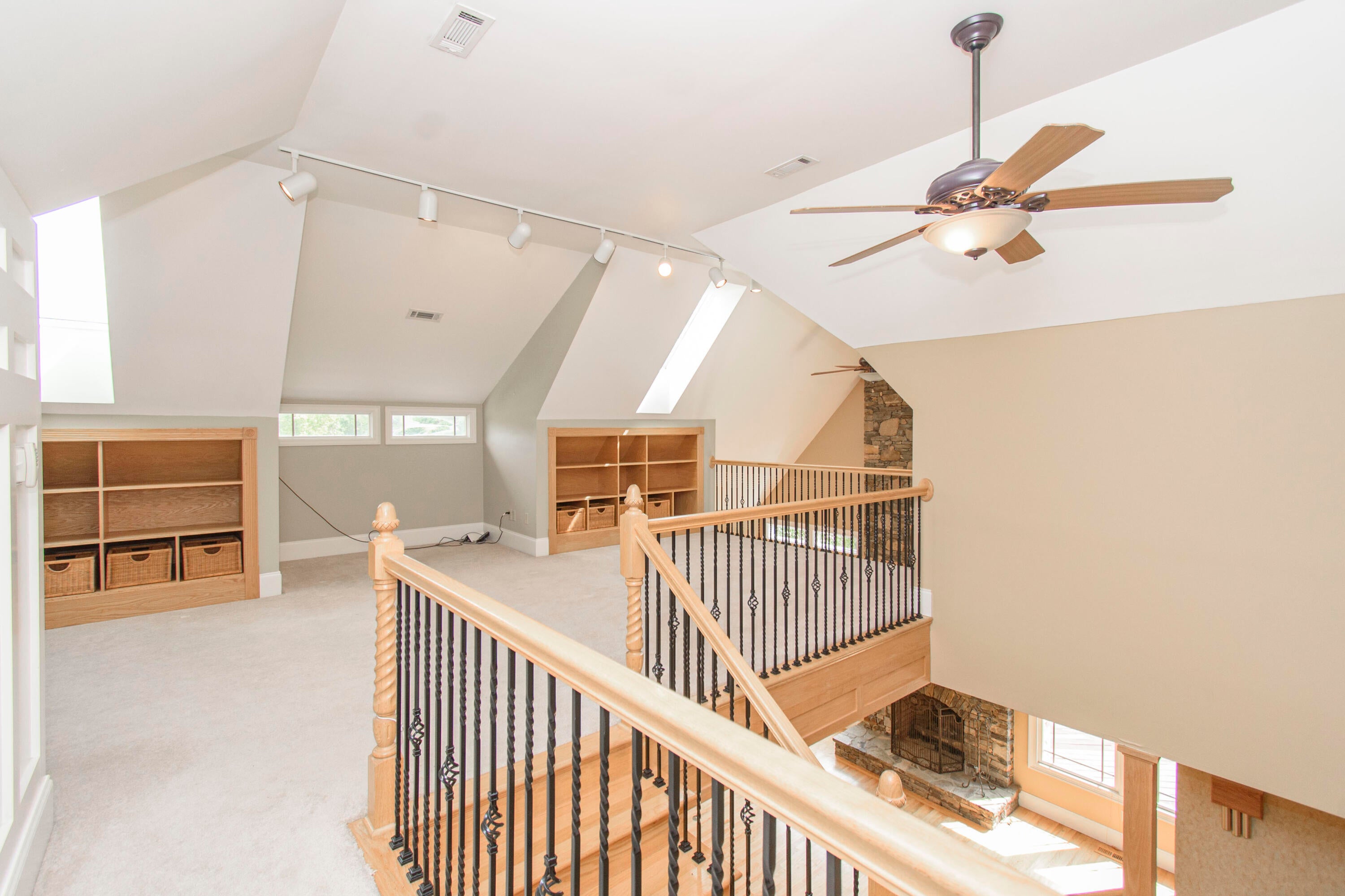 Catawba, Virginia, 24070, United States, 7 Bedrooms Bedrooms, ,6 BathroomsBathrooms,Residential,Active,1945254