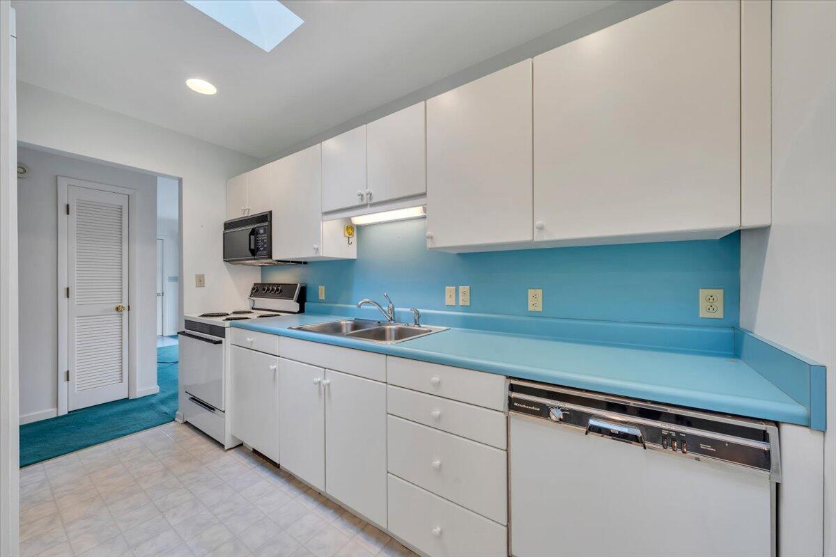 Huddleston, Virginia, 24104, United States, 5 Bedrooms Bedrooms, ,4 BathroomsBathrooms,Residential,Active,2023928