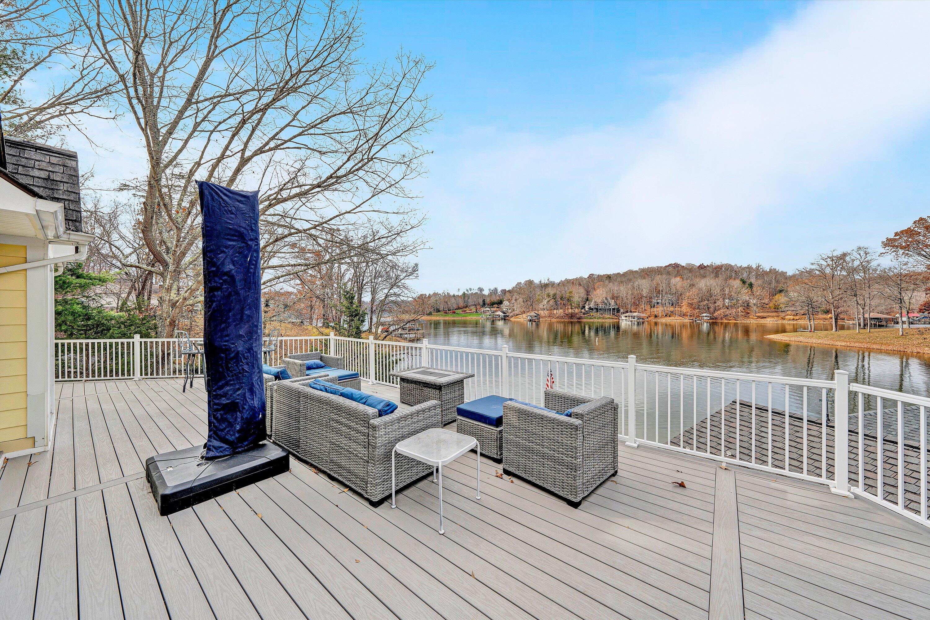 Wirtz, Virginia, 24184, United States, 5 Bedrooms Bedrooms, ,4 BathroomsBathrooms,Residential,Active,1998599