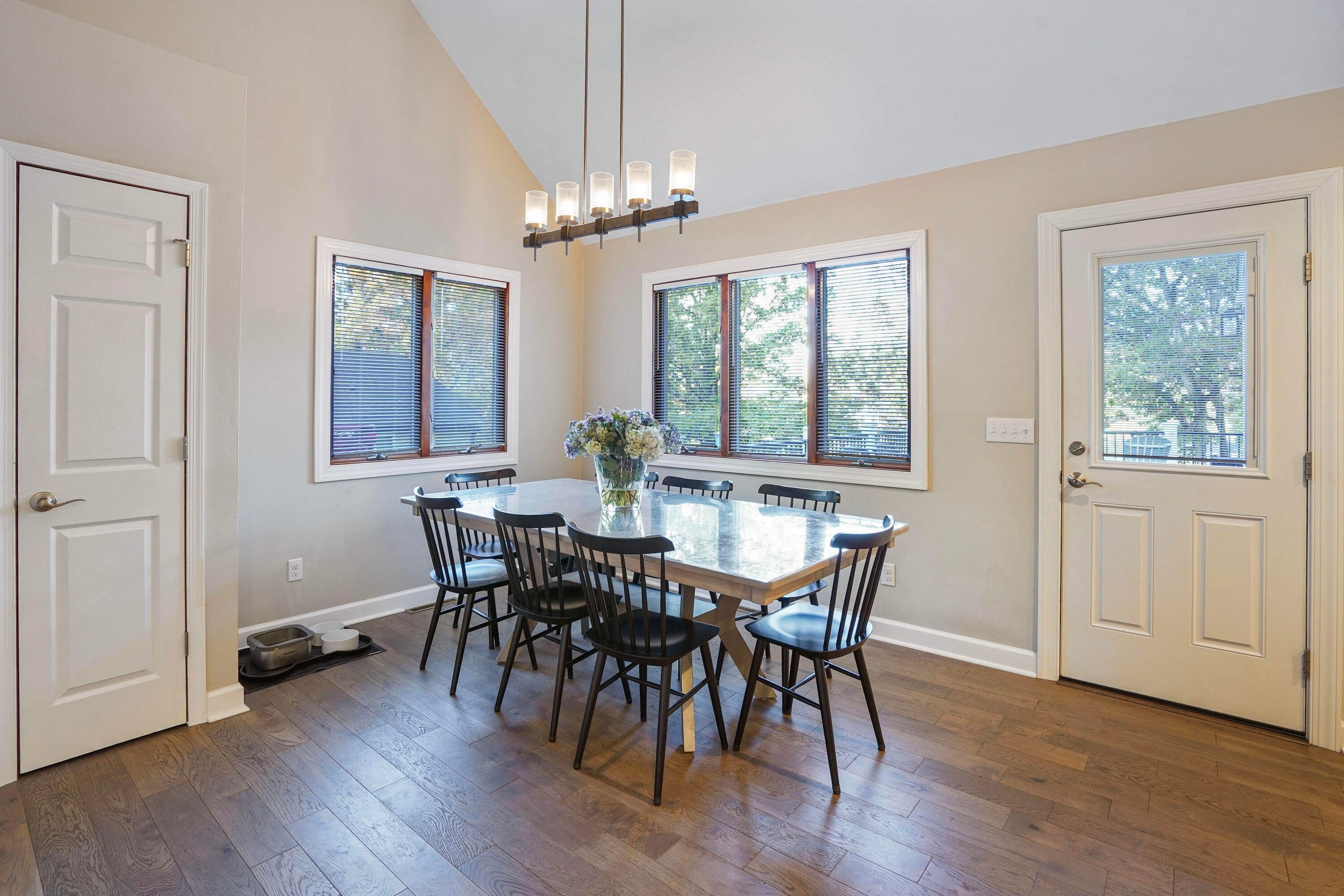 Moneta, Virginia, 24121, United States, 4 Bedrooms Bedrooms, ,4 BathroomsBathrooms,Residential,Active,1988441