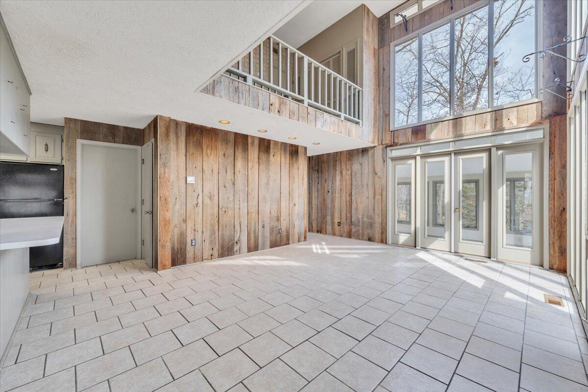 Huddleston, Virginia, 24104, United States, 5 Bedrooms Bedrooms, ,4 BathroomsBathrooms,Residential,Active,2023928