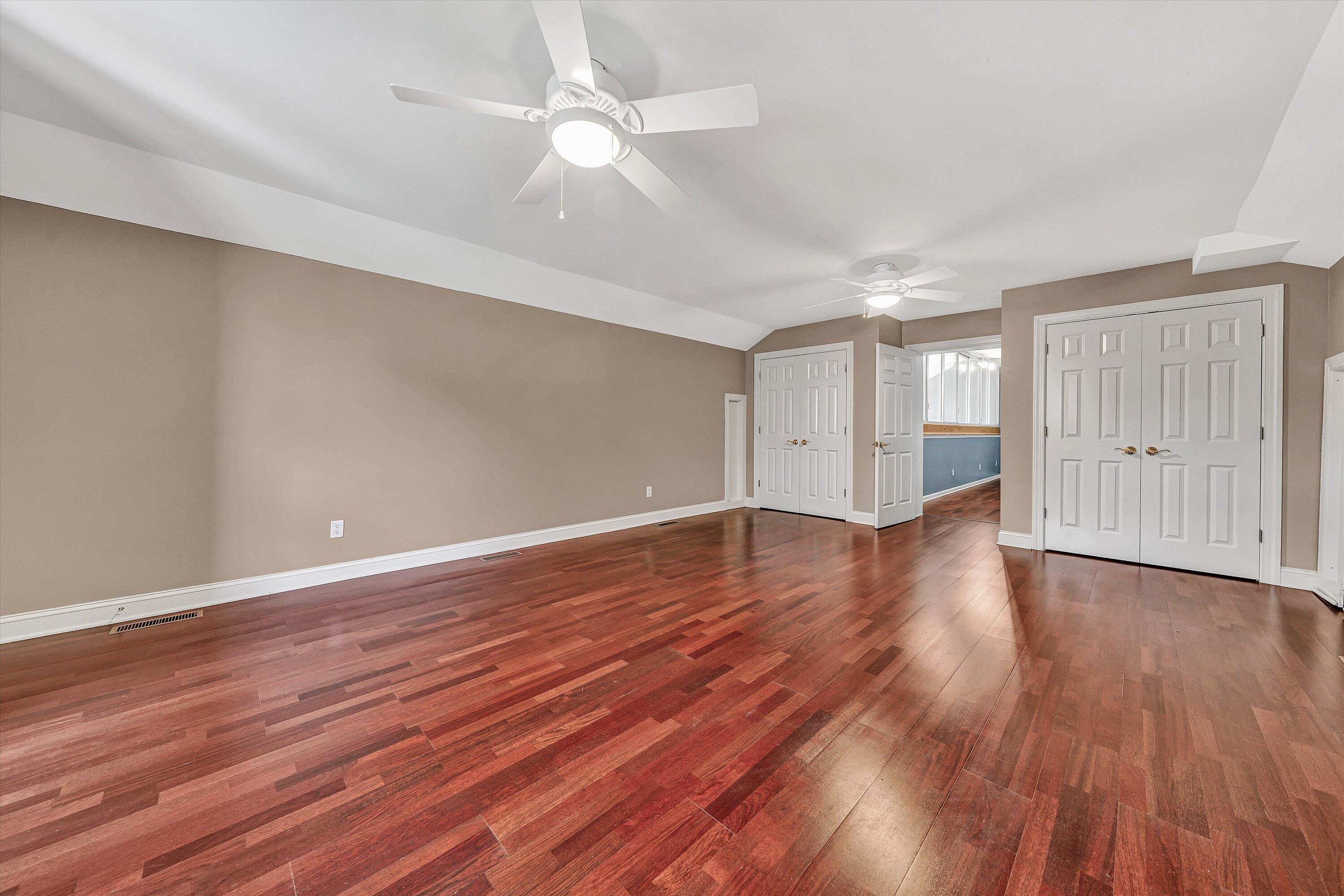 Moneta, Virginia, 24121, United States, 6 Bedrooms Bedrooms, ,7 BathroomsBathrooms,Residential,Active,1953664