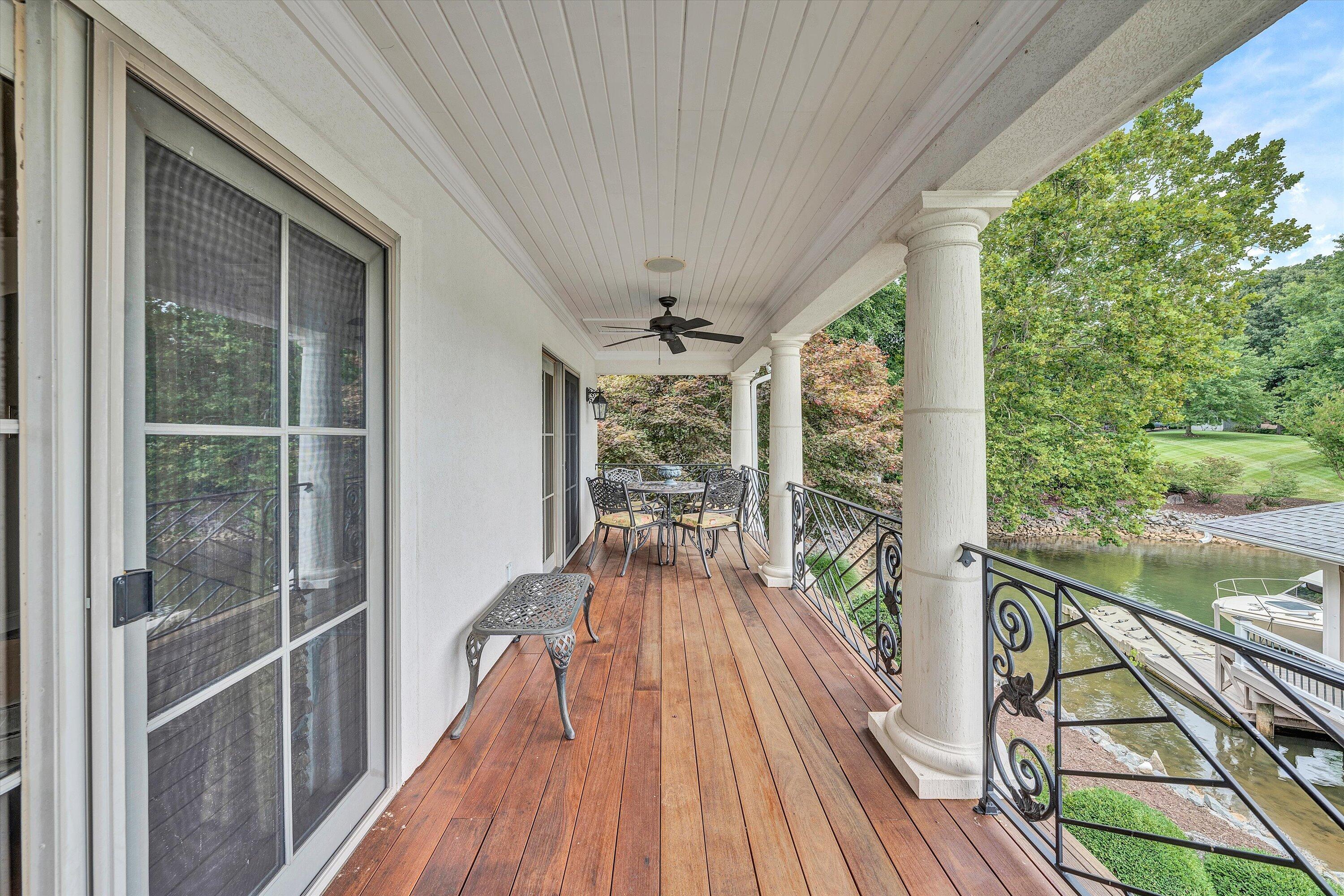 Moneta, Virginia, 24121, United States, 5 Bedrooms Bedrooms, ,9 BathroomsBathrooms,Residential,Active,1919403