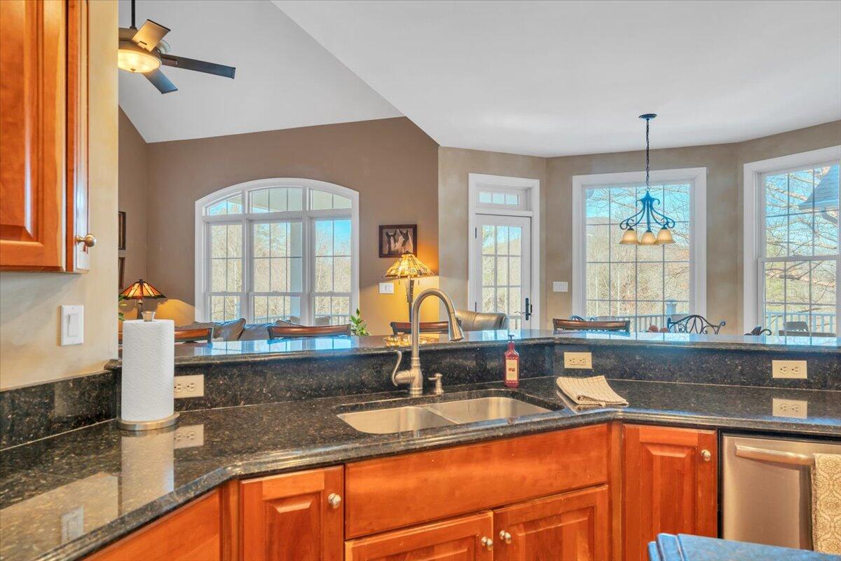 Roanoke, Virginia, 24014, United States, 4 Bedrooms Bedrooms, ,4 BathroomsBathrooms,Residential,Active,2001334